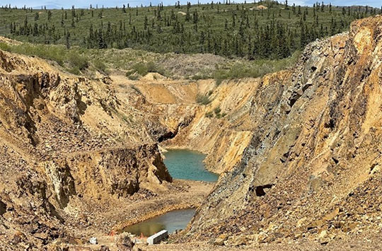 La fosse Brown-McDade de la mine du Mont Nansen.