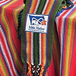 Une ceinture métisse aux couleurs vives.